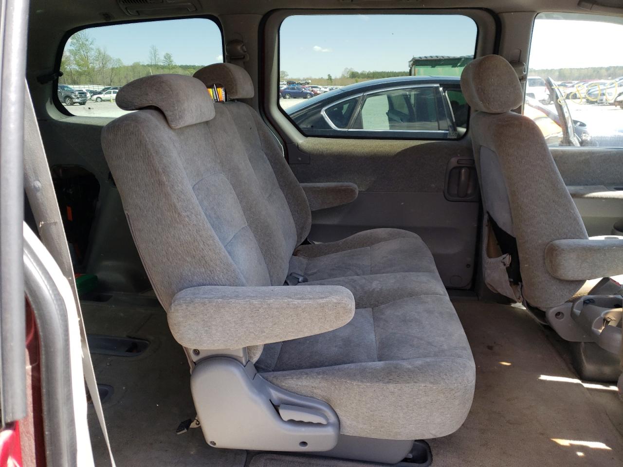 Photo 6 from auction – 2004 KIA SEDONA EX with VIN KNDUP131346603079