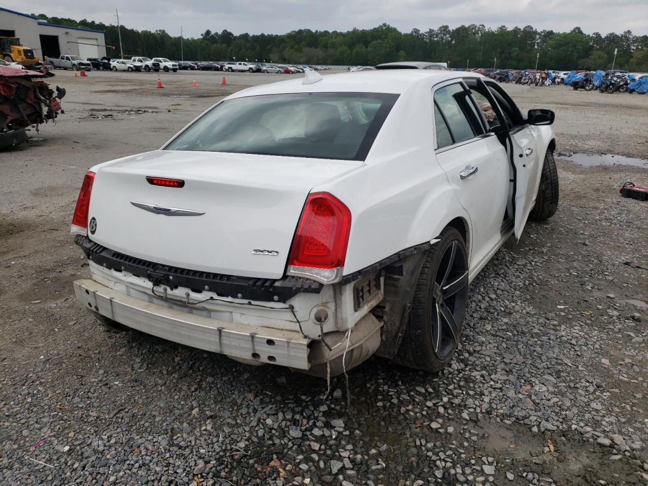 Photo 4 from auction – 2019 CHRYSLER 300 LIMITE with VIN 2C3CCAEG7KH689604