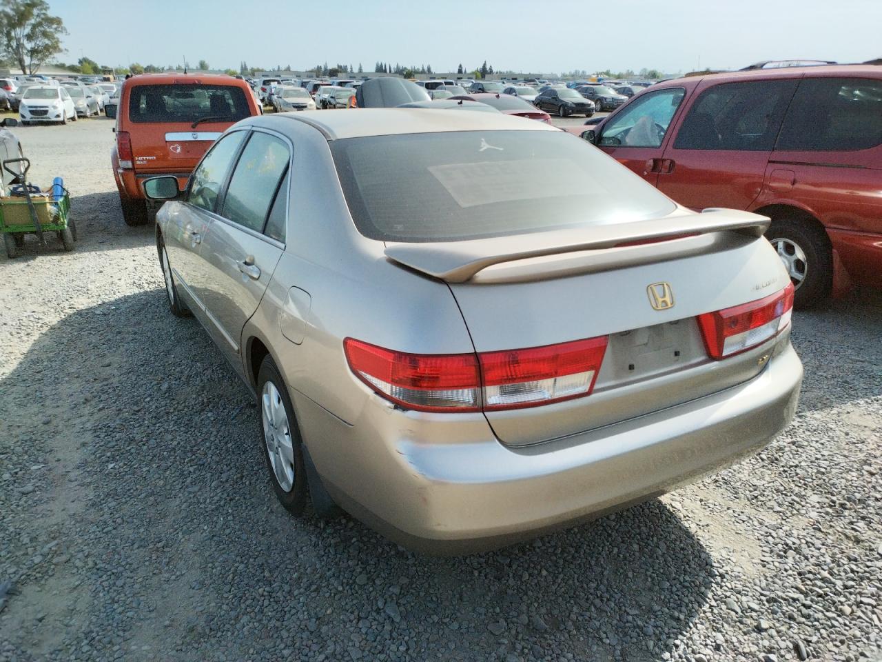 Photo 3 from auction – 2004 HONDA ACCORD LX with VIN JHMCM56394C028303