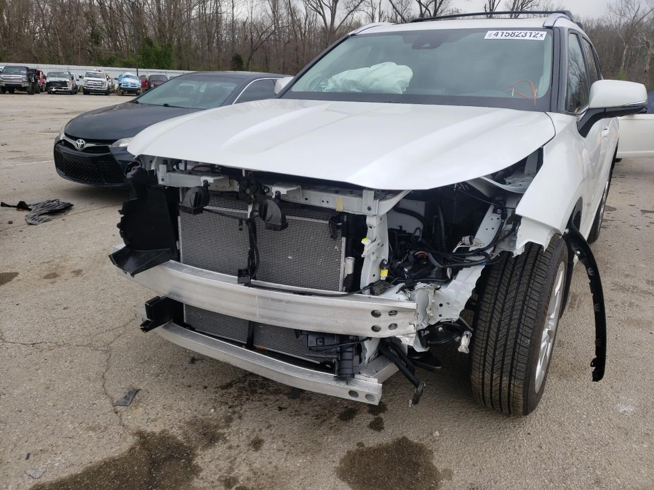 Photo 9 from auction – 2022 TOYOTA HIGHLANDER with VIN 5TDDZRBH1NS161704