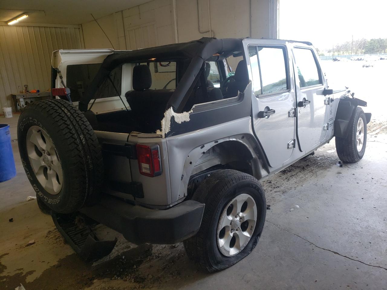 Photo 4 from auction – 2016 JEEP WRANGLER U with VIN 1C4BJWDG2GL179540