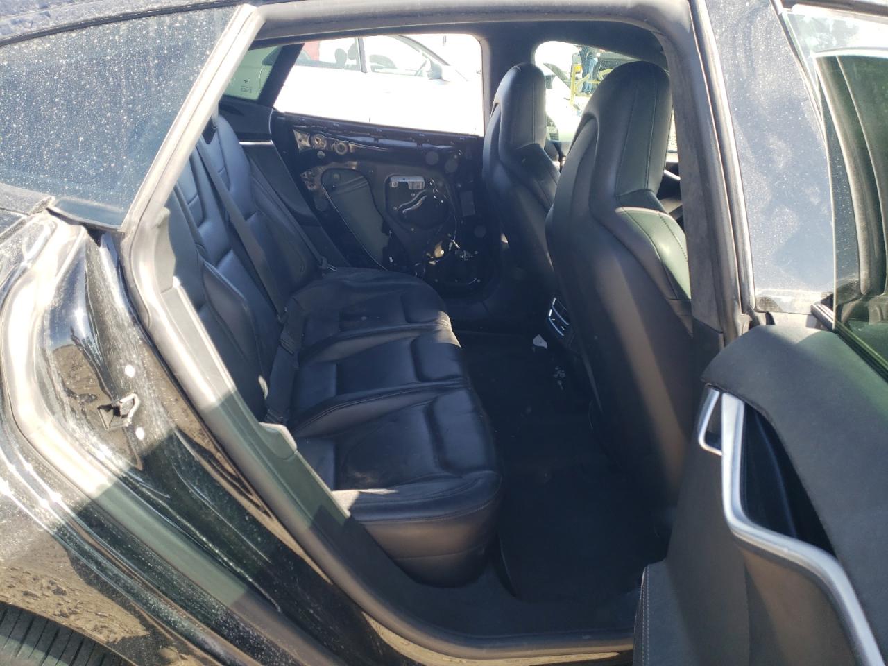 Photo 6 from auction – 2014 TESLA MODEL S with VIN 5YJSA1H26EFP68267
