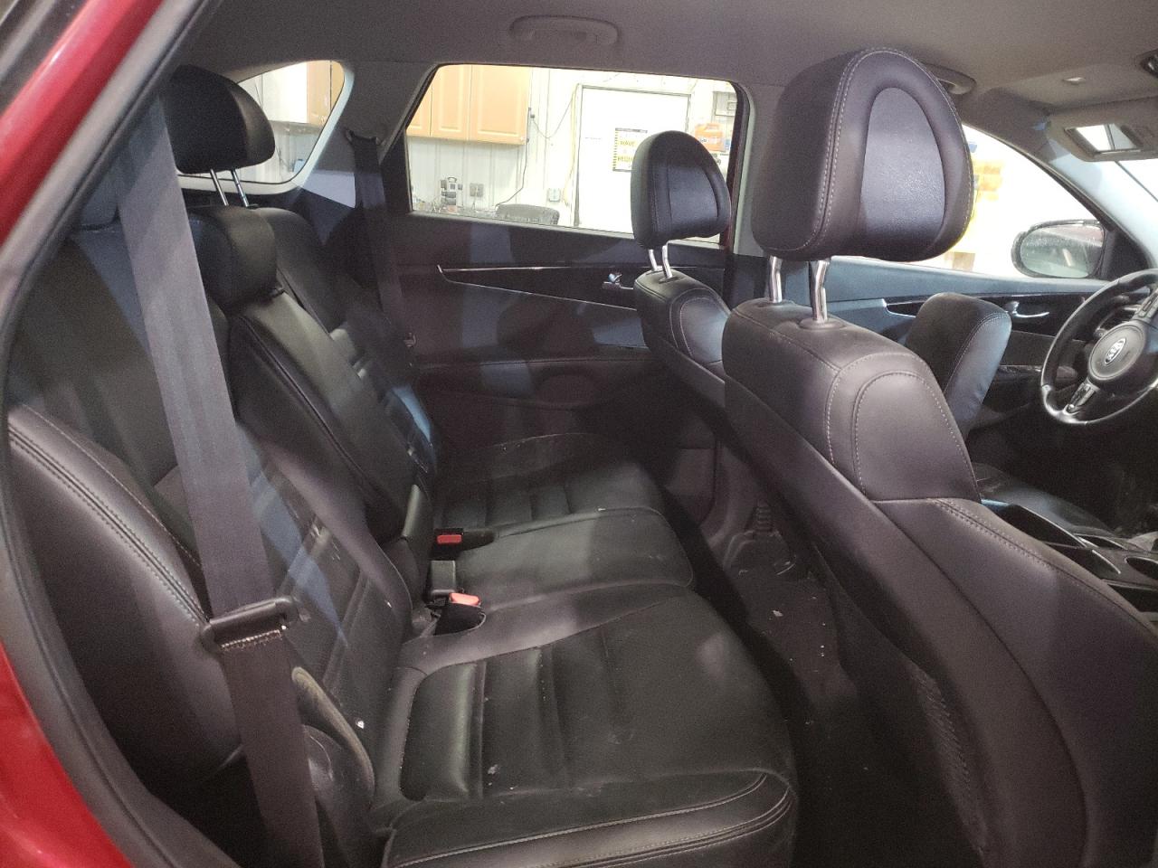 Photo 6 from auction – 2016 KIA SORENTO EX with VIN 5XYPHDA19GG017826