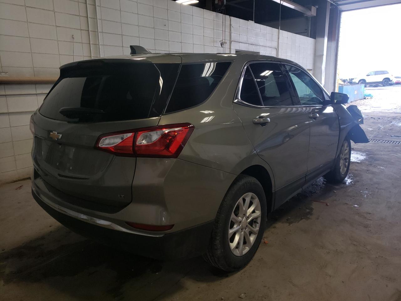 Photo 4 from auction – 2018 CHEVROLET EQUINOX LT with VIN 3GNAXJEV9JS634645