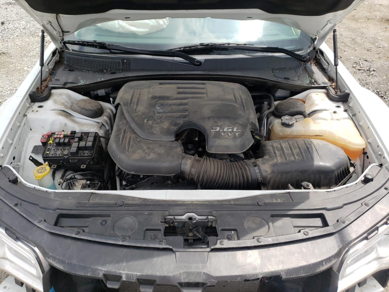 Photo 7 from auction – 2019 CHRYSLER 300 LIMITE with VIN 2C3CCAEG7KH689604