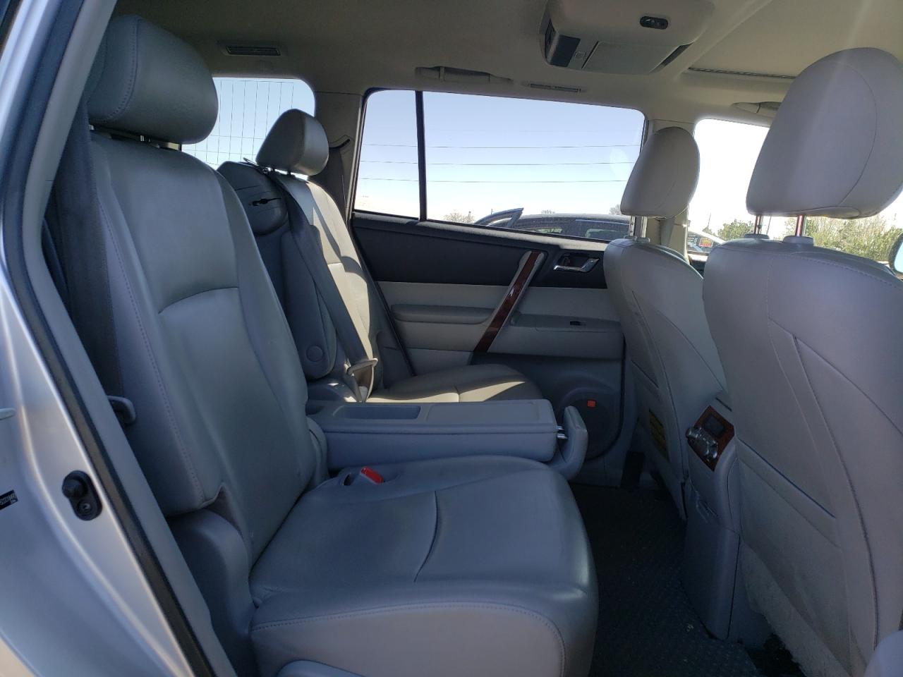 Photo 6 from auction – 2013 TOYOTA HIGHLANDER with VIN JTEDC3EH5D2018492
