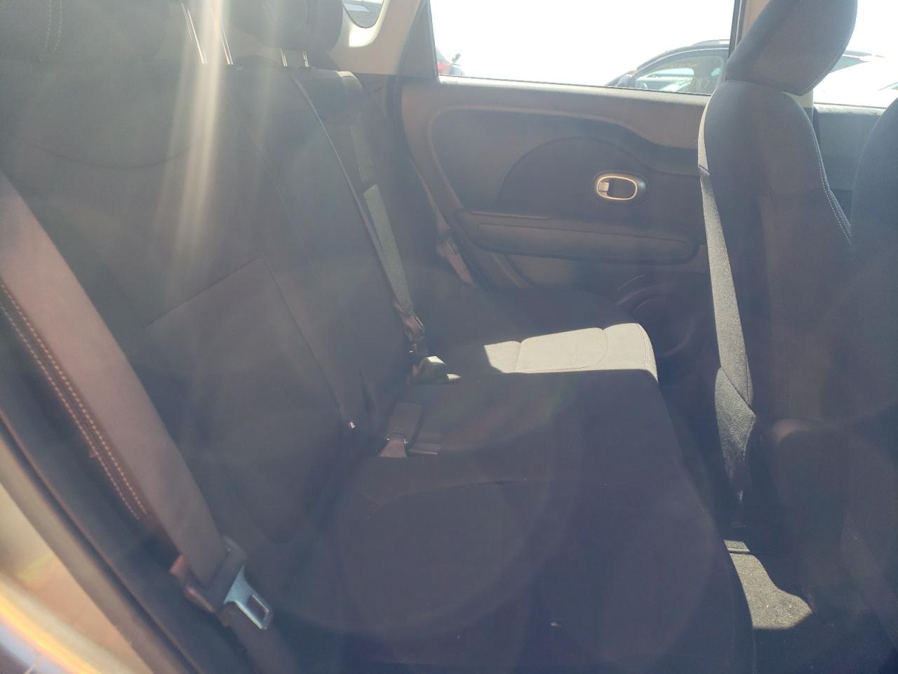 Photo 6 from auction – 2015 KIA SOUL with VIN KNDJN2A27F7215117