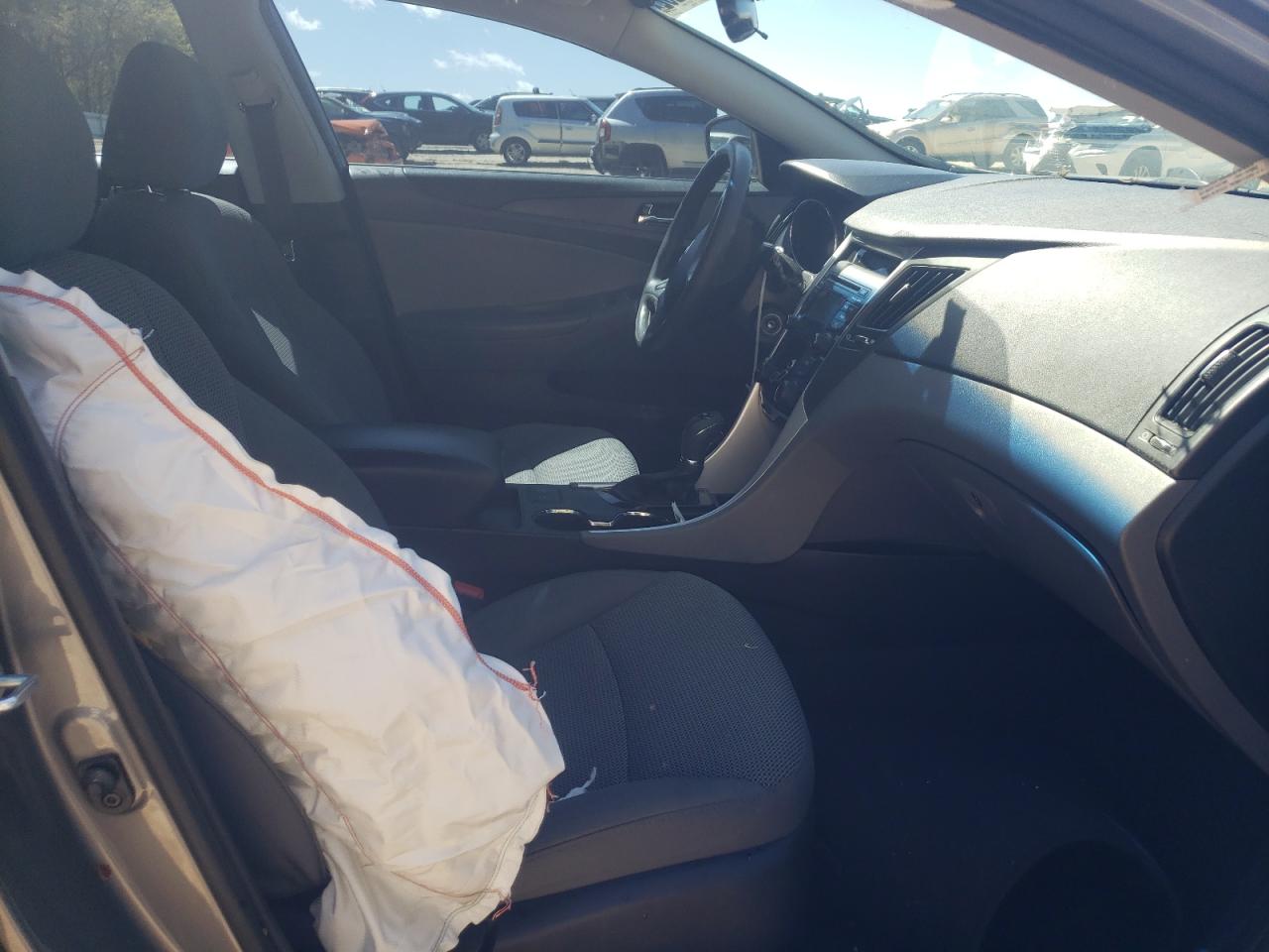 Photo 5 from auction – 2013 HYUNDAI SONATA GLS with VIN 5NPEB4AC4DH741986
