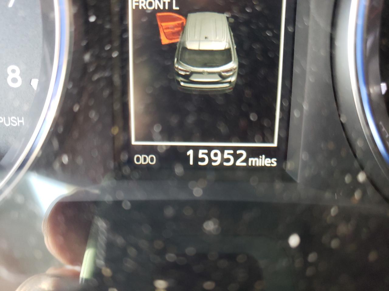 Photo 8 from auction – 2016 TOYOTA HIGHLANDER with VIN 5TDDKRFHXGS325999