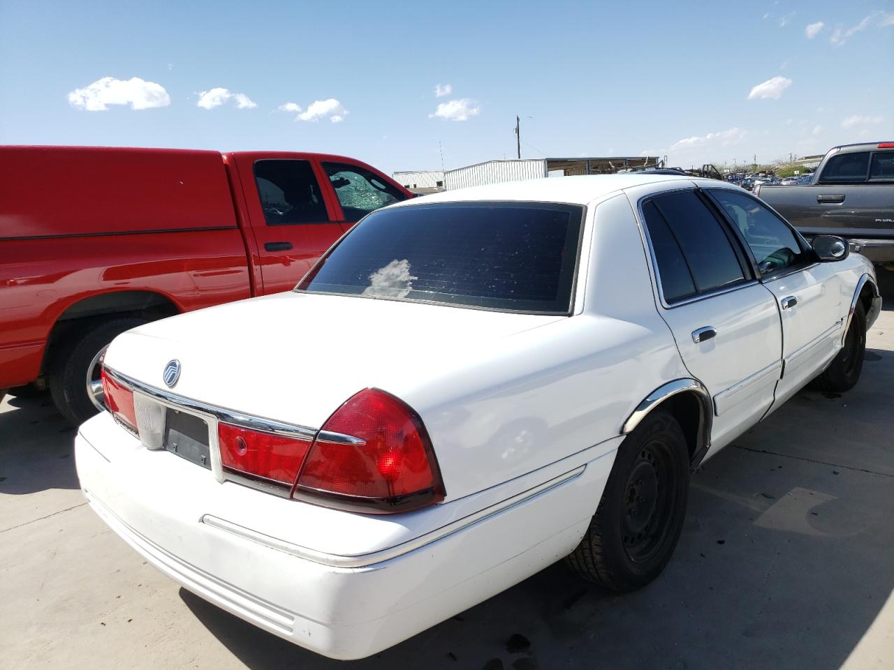 Photo 4 from auction – 2000 MERCURY GRAND MARQ with VIN 2MEFM74W9YX663908