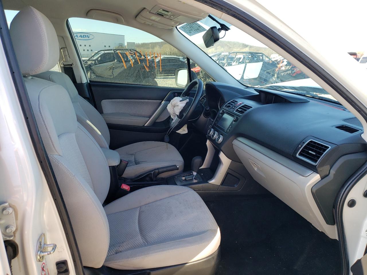 Photo 5 from auction – 2017 SUBARU FORESTER 2 with VIN JF2SJABC7HH474576