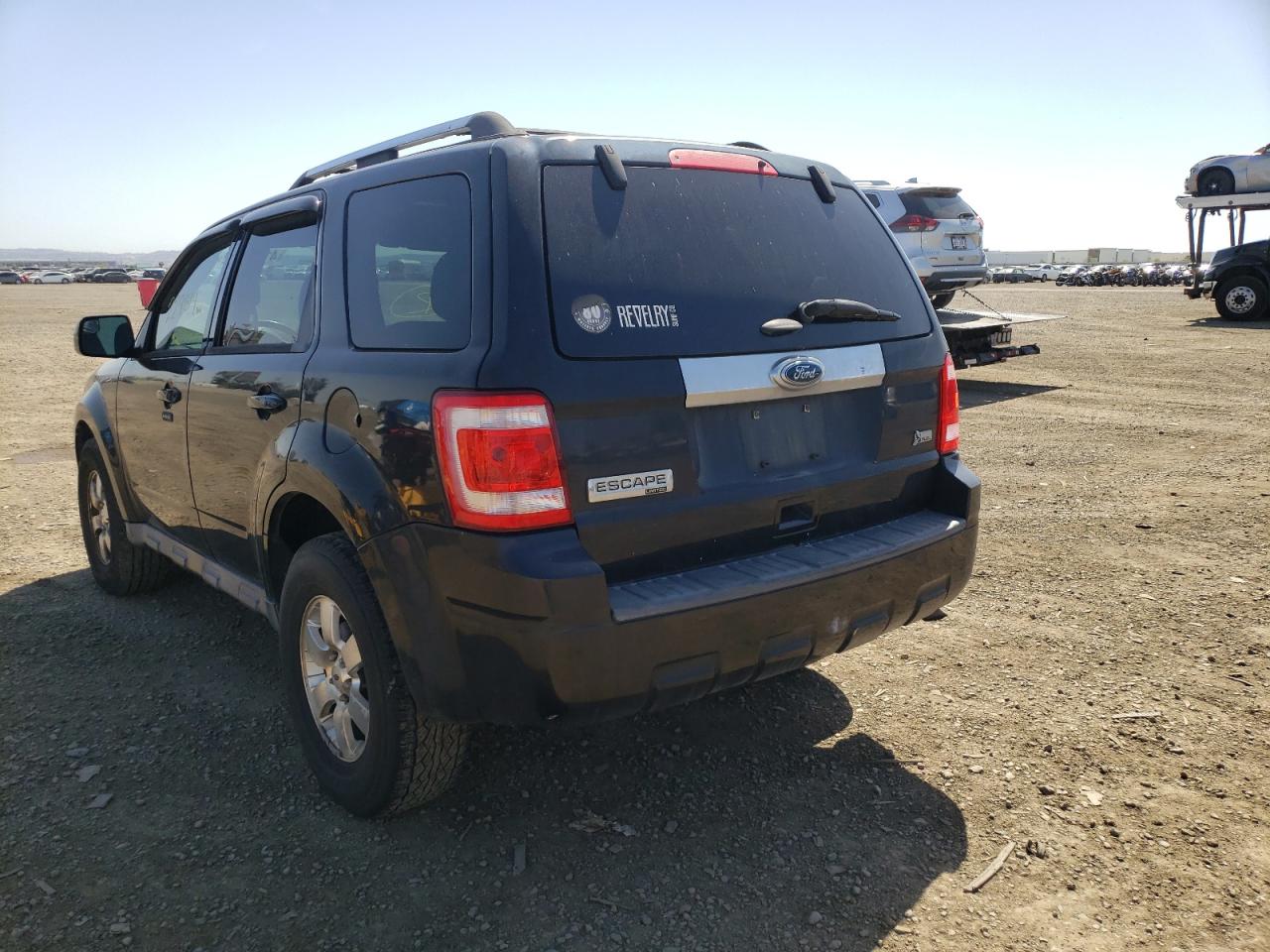 Photo 3 from auction – 2011 FORD ESCAPE LIM with VIN 1FMCU0EG4BKC11910