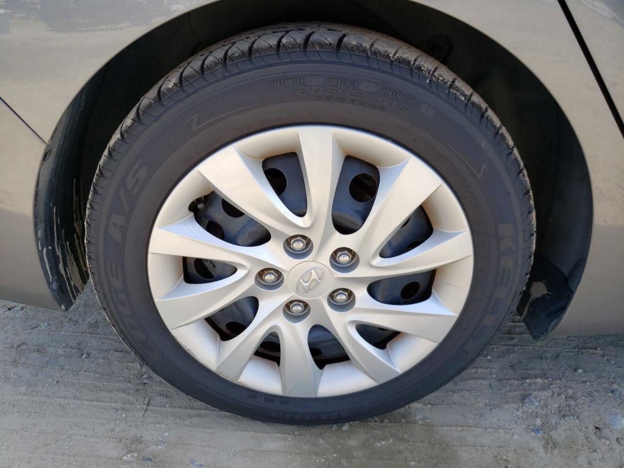 Photo 9 from auction – 2013 HYUNDAI ELANTRA with VIN 5NPDH4AE1DH193067