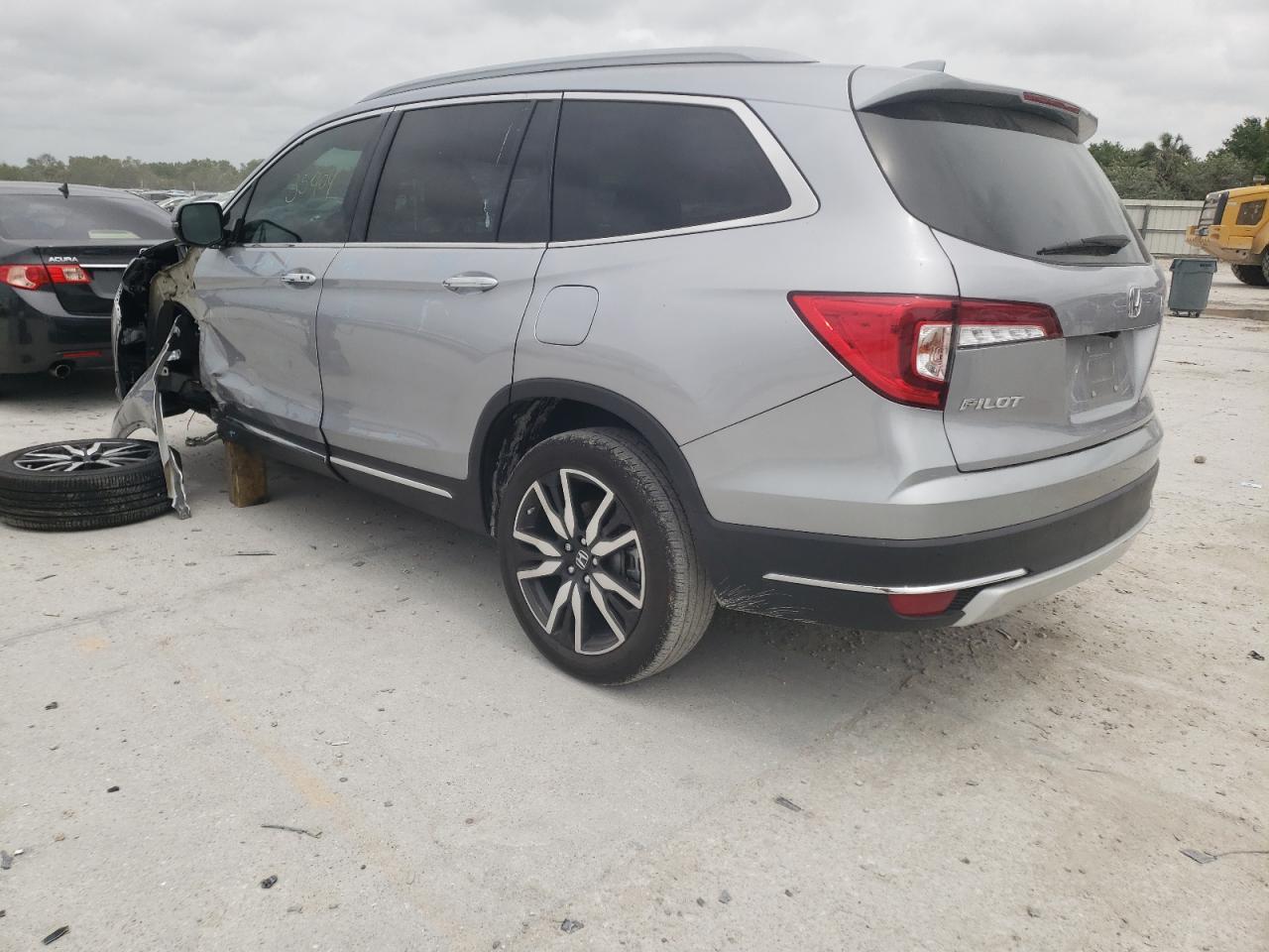Photo 3 from auction – 2020 HONDA PILOT TOUR with VIN 5FNYF5H91LB025528