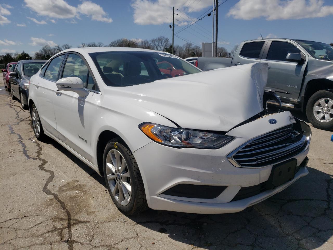 FORD FUSION SE 2017 with VIN 3FA6P0LU8HR319488 - Photo from auction