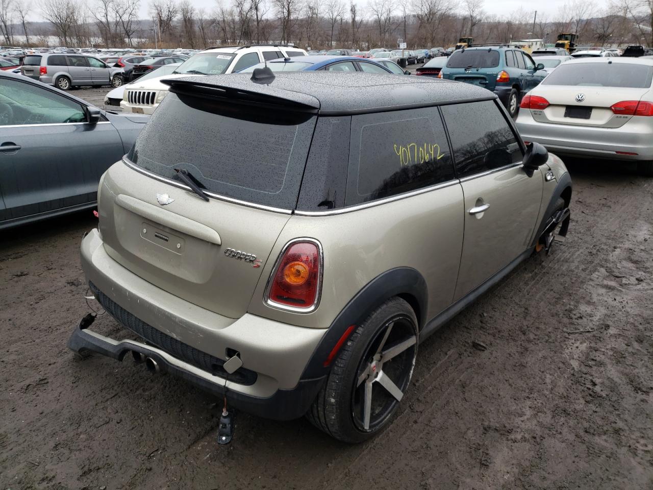 Photo 4 from auction – 2007 MINI COOPER S with VIN WMWMF73517TL91617