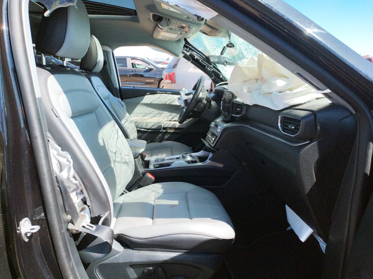 Photo 5 from auction – 2021 FORD EXPLORER X with VIN 1FMSK7DH9MGB61158
