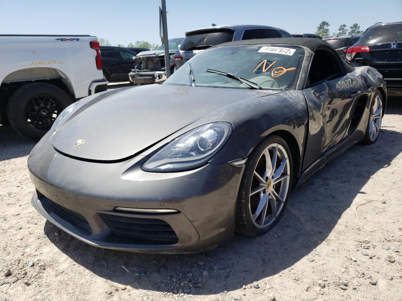 Photo 2 from auction – 2018 PORSCHE BOXSTER with VIN WP0CA2A83JS210558