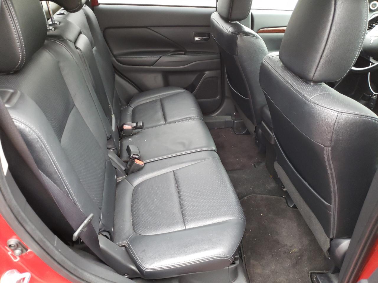 Photo 6 from auction – 2015 MITSUBISHI OUTLANDER with VIN JA4AZ3A32FZ002349