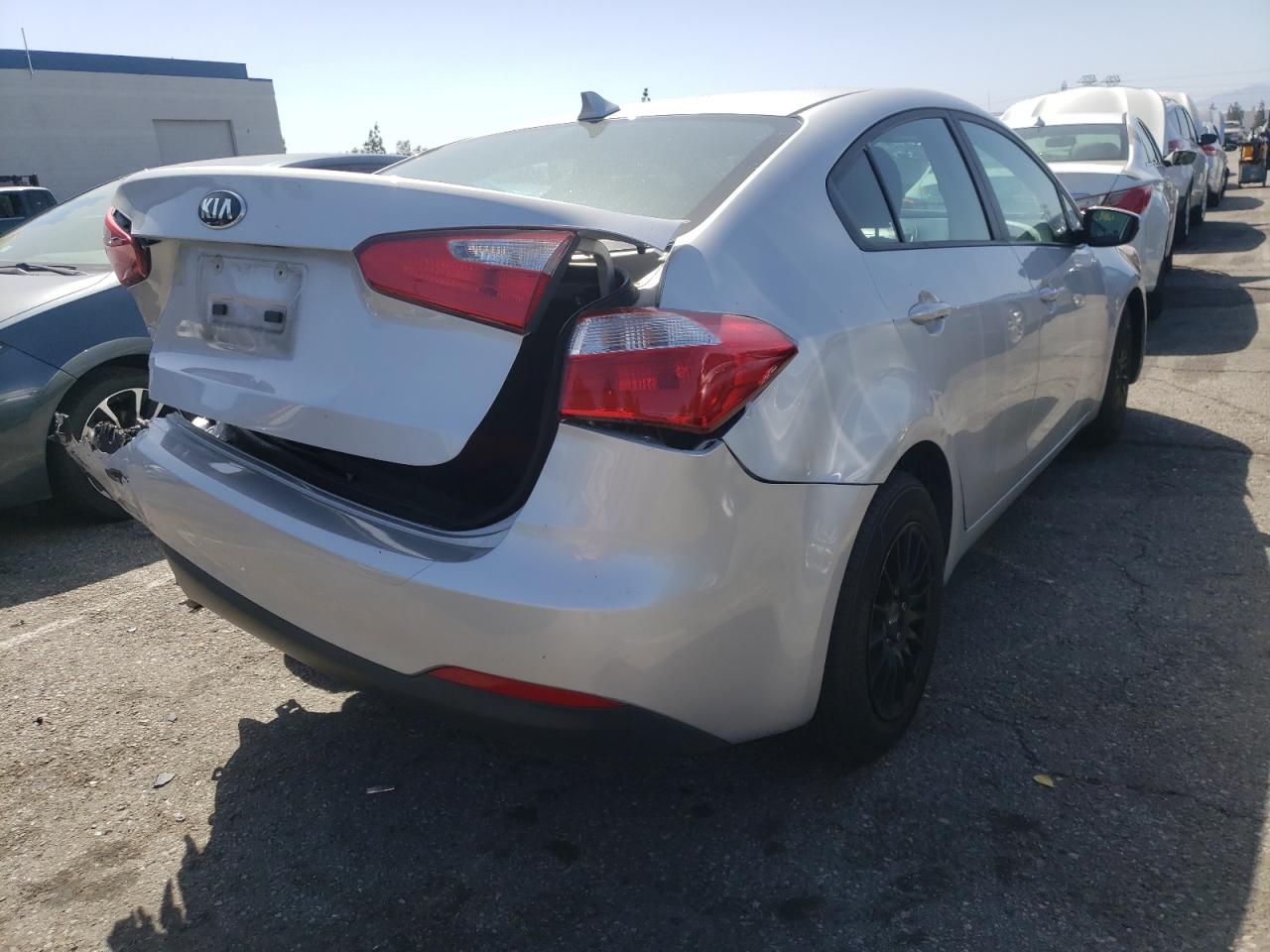 Photo 4 from auction – 2016 KIA FORTE LX with VIN KNAFK4A61G5535752