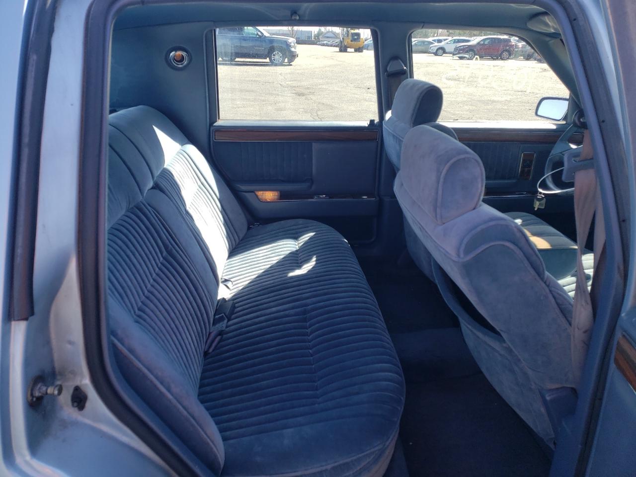 Photo 6 from auction – 1989 CHRYSLER NEW YORKER with VIN 1C3BC463XKD473414