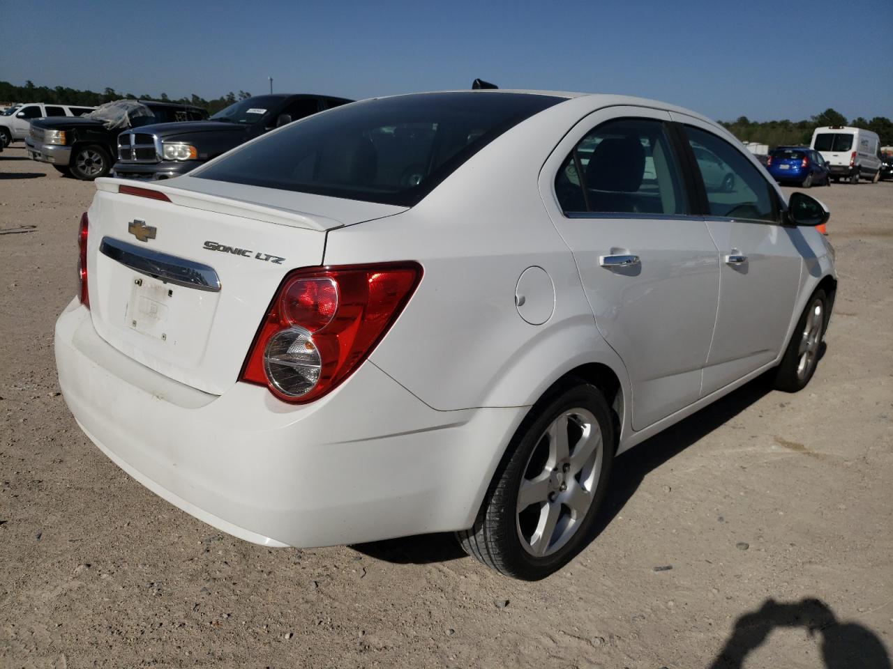 Photo 4 from auction – 2014 CHEVROLET SONIC LTZ with VIN 1G1JE5SG1E4123697