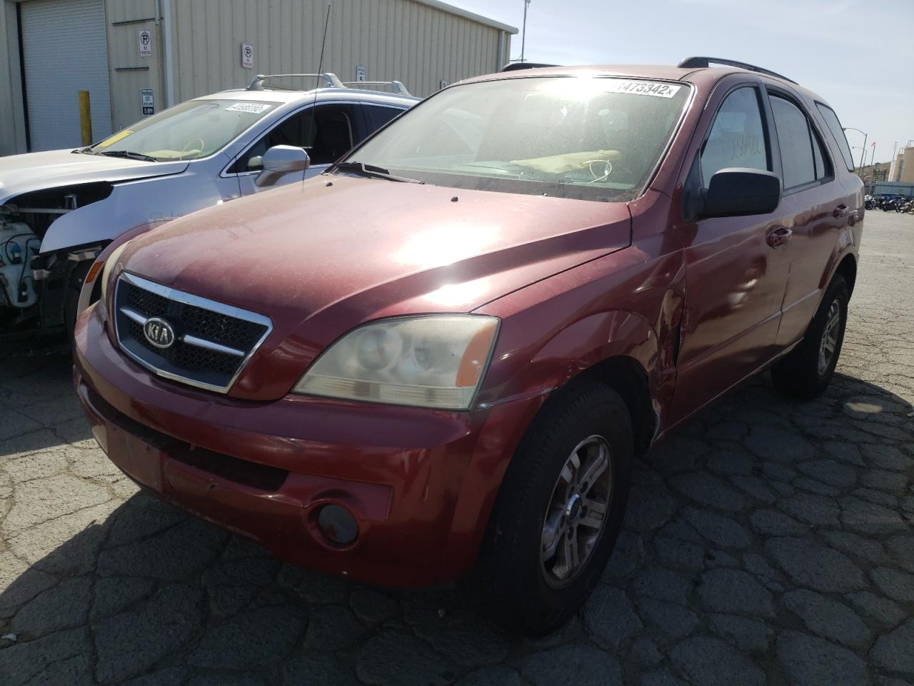 Photo 2 from auction – 2005 KIA SORENTO EX with VIN KNDJD733655496052