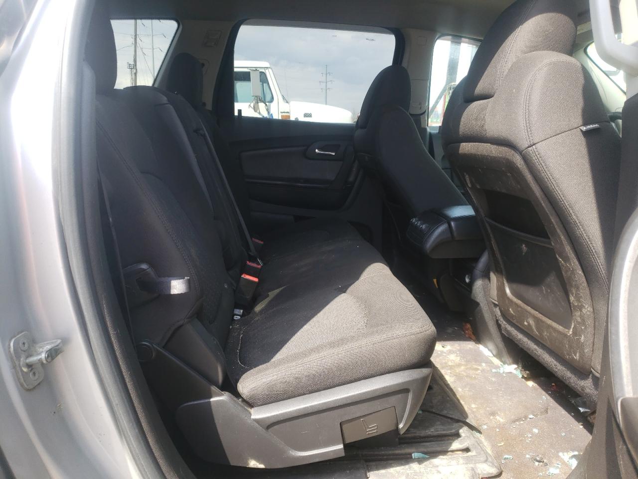 Photo 6 from auction – 2010 CHEVROLET TRAVERSE L with VIN 1GNLRFED9AJ255900