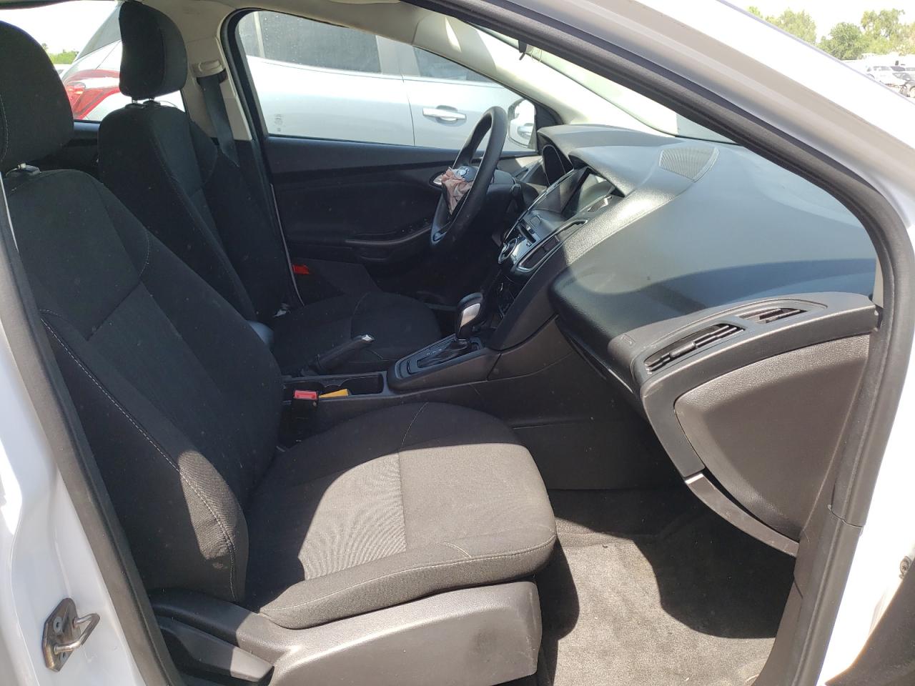 Photo 5 from auction – 2018 FORD FOCUS SEL with VIN 1FADP3H27JL236137