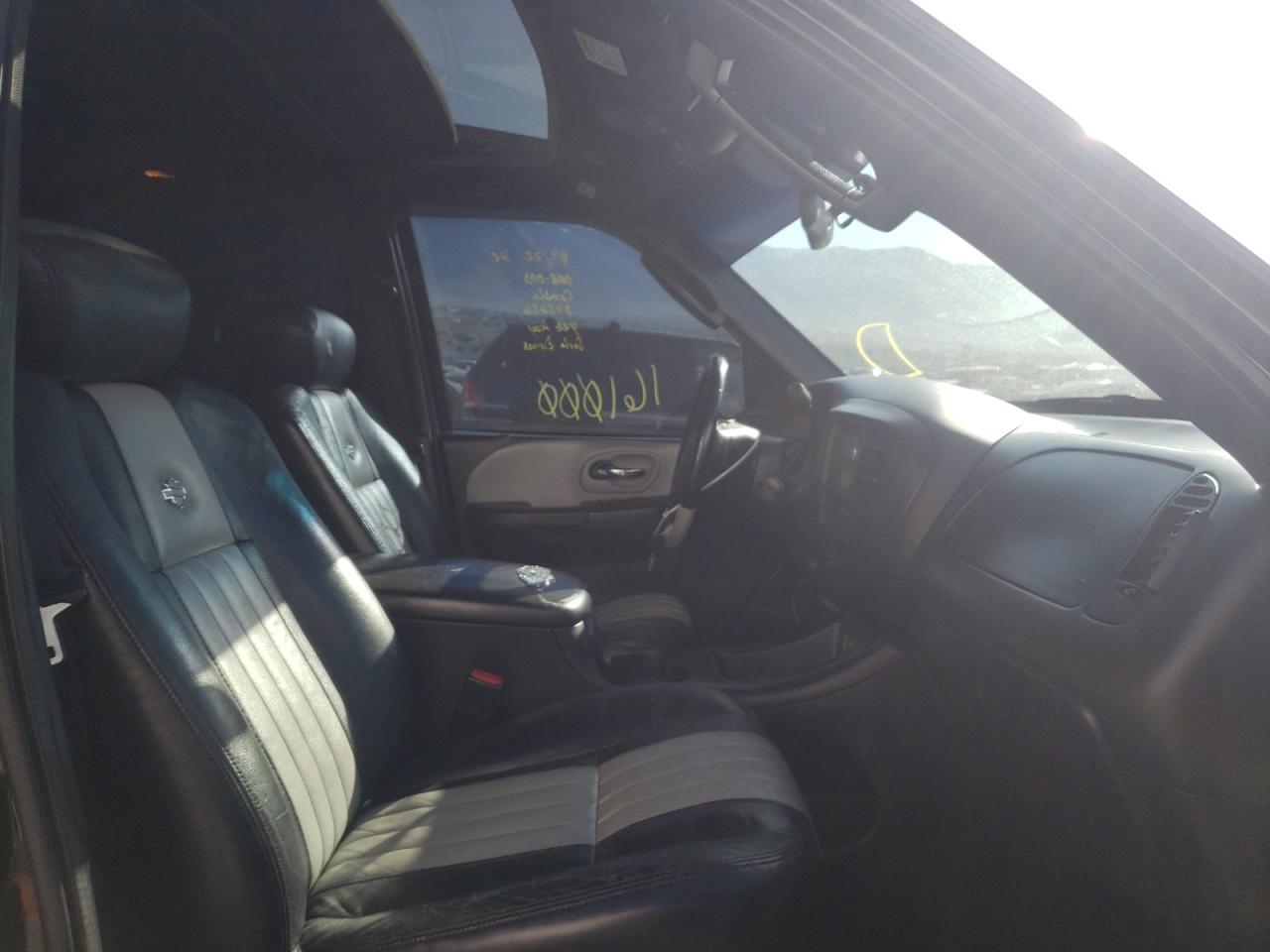 Photo 5 from auction – 2003 FORD F150 SUPER with VIN 1FTRW07353KB73236