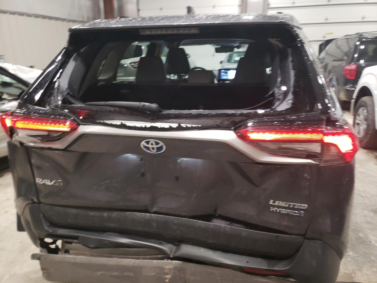 Photo 9 from auction – 2020 TOYOTA RAV4 LIMIT with VIN 2T3DWRFV5LW075218