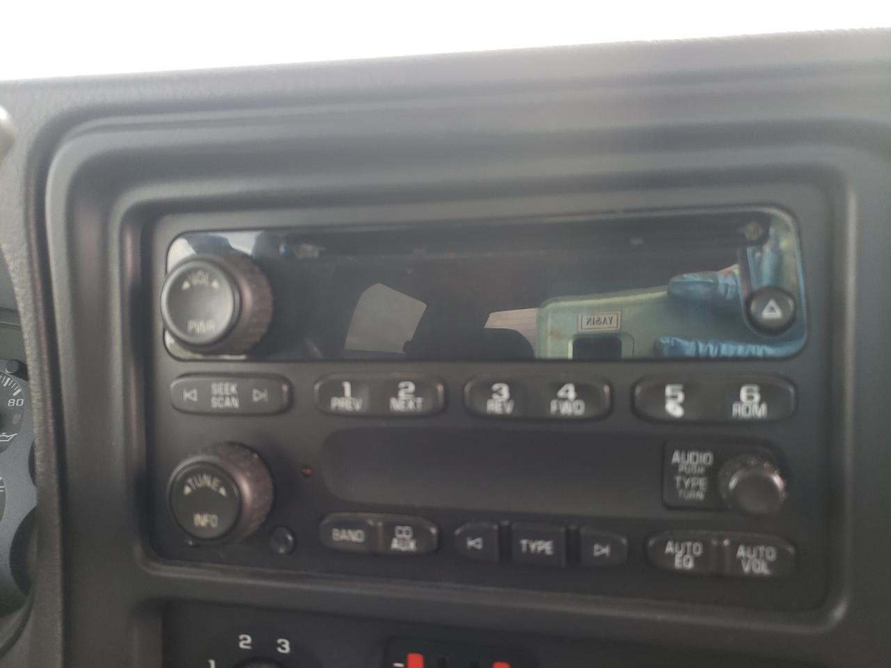 Photo 9 from auction – 2007 CHEVROLET SILVERADO with VIN 1GCEK19Z77E157173