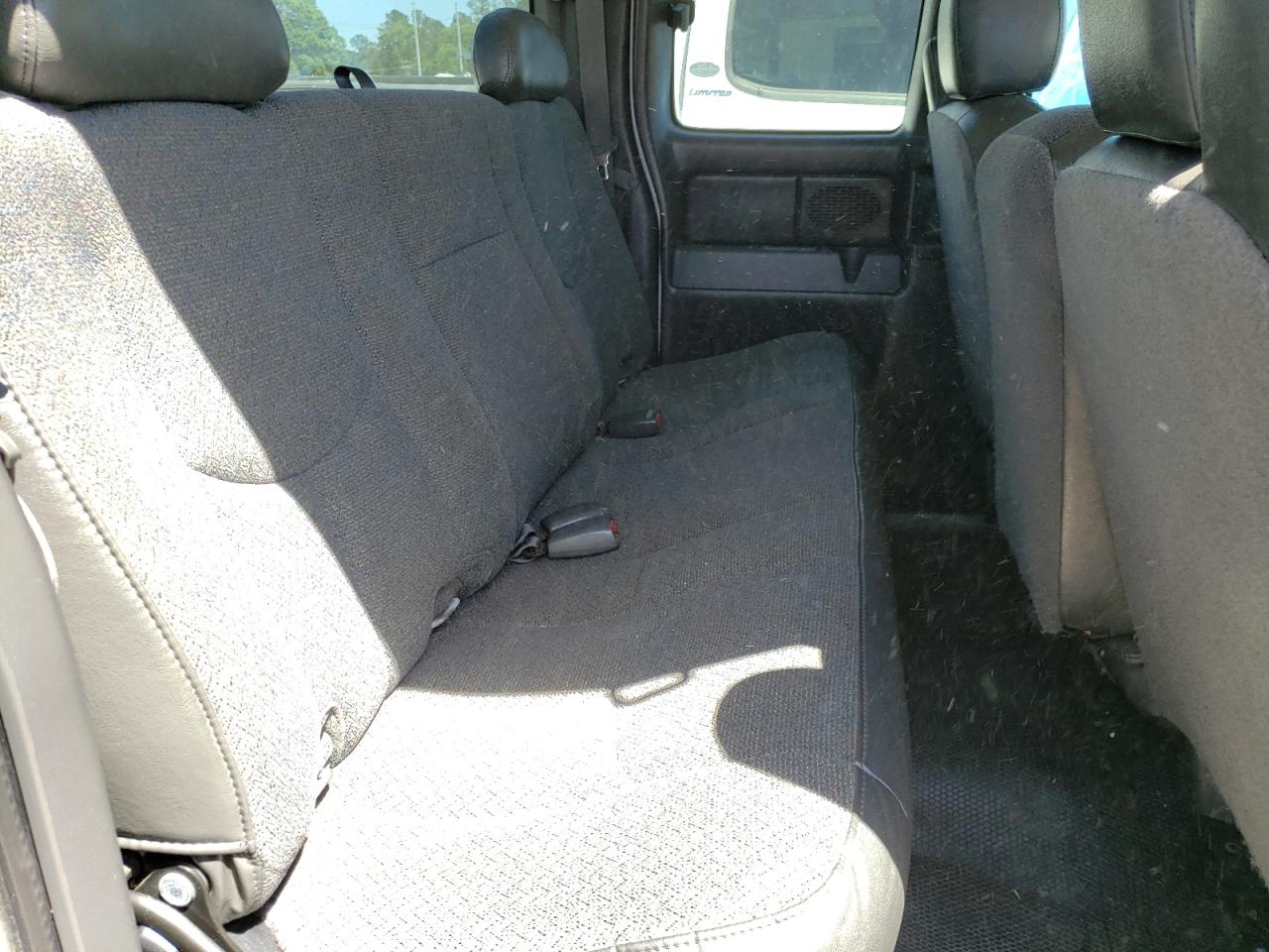 Photo 6 from auction – 2005 CHEVROLET SILVERADO with VIN 2GCEC19T251313479