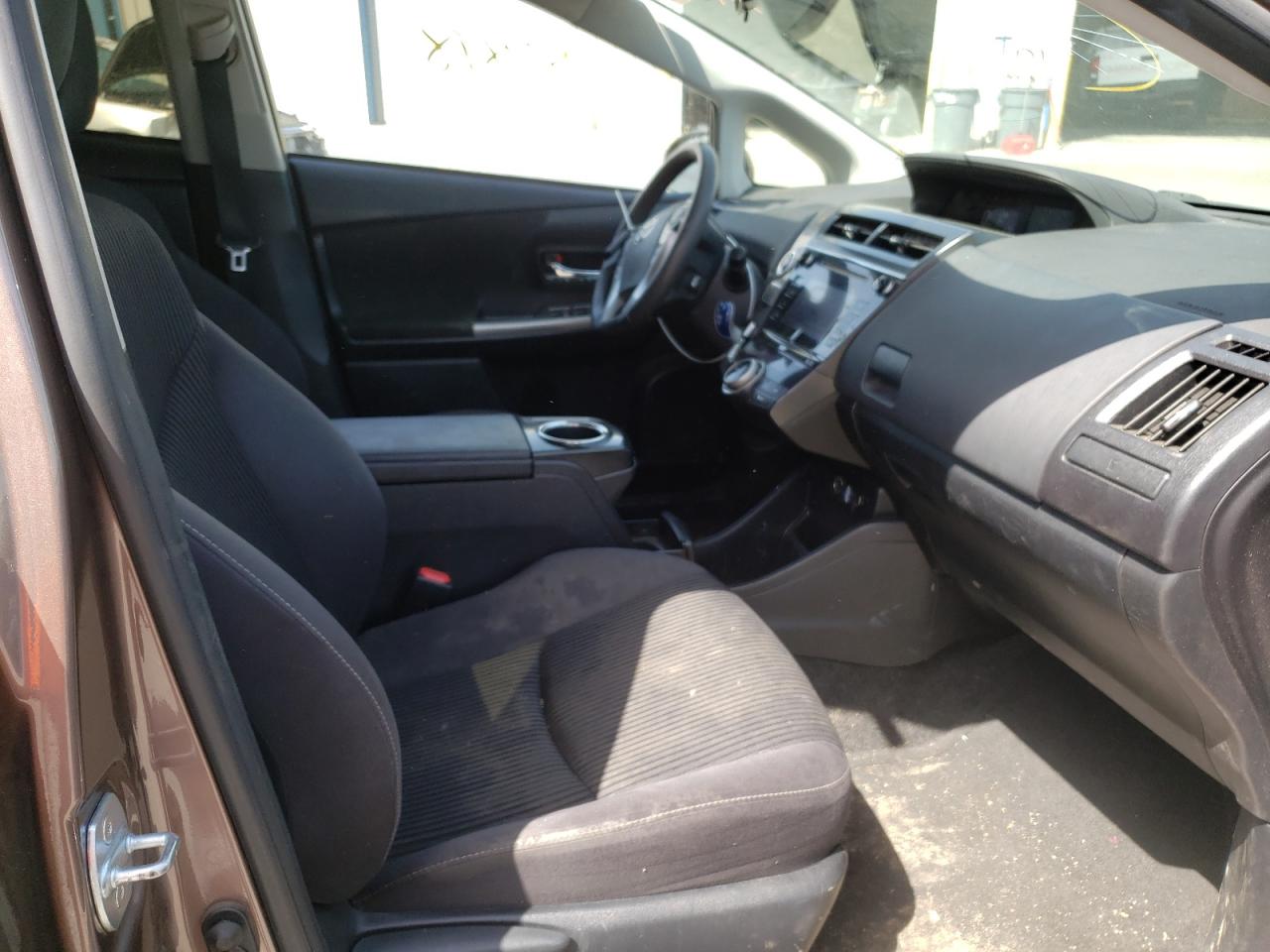 Photo 5 from auction – 2015 TOYOTA PRIUS V with VIN JTDZN3EU3FJ035768