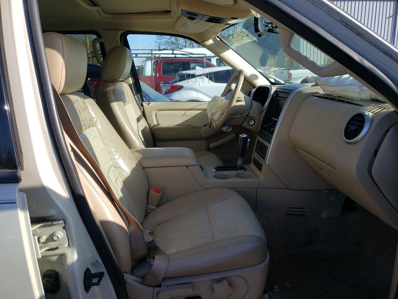 Photo 5 from auction – 2006 MERCURY MOUNTAINEE with VIN 4M2EU48866UJ11739
