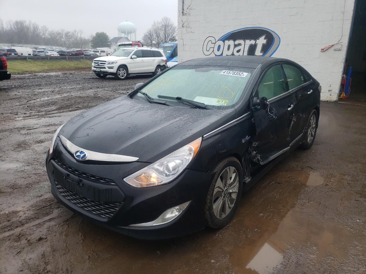 Photo 2 from auction – 2013 HYUNDAI SONATA HYB with VIN KMHEC4A40DA092342