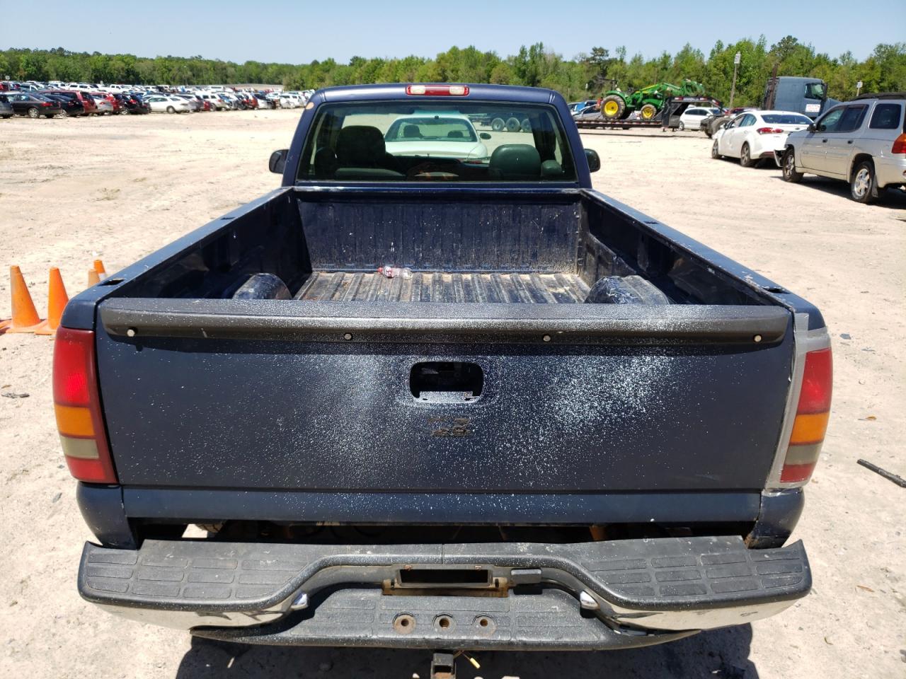 Photo 6 from auction – 2002 CHEVROLET SILVERADO with VIN 1GCEC14W32Z122643