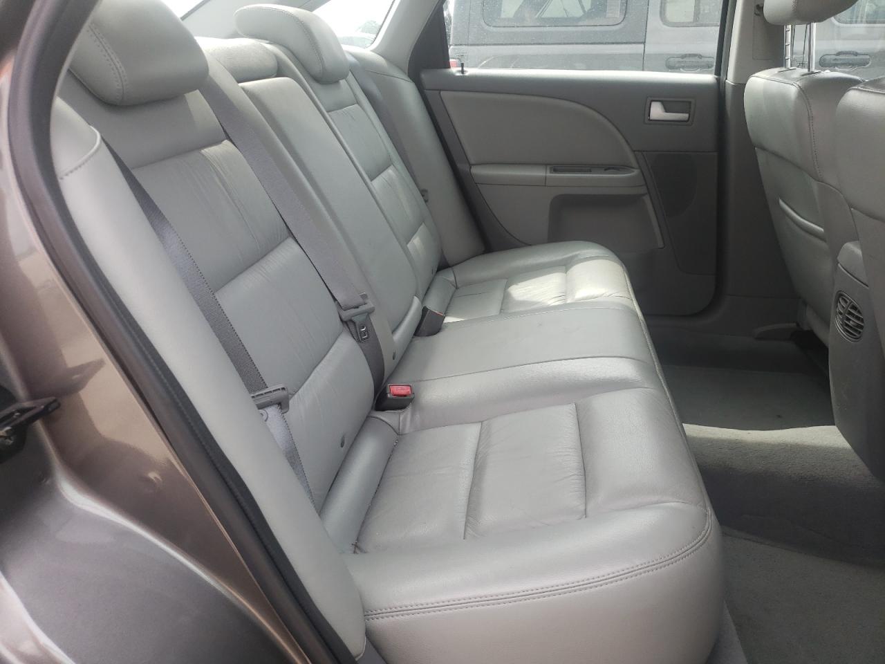 Photo 6 from auction – 2005 FORD FIVE HUNDR with VIN 1FAHP27105G126923