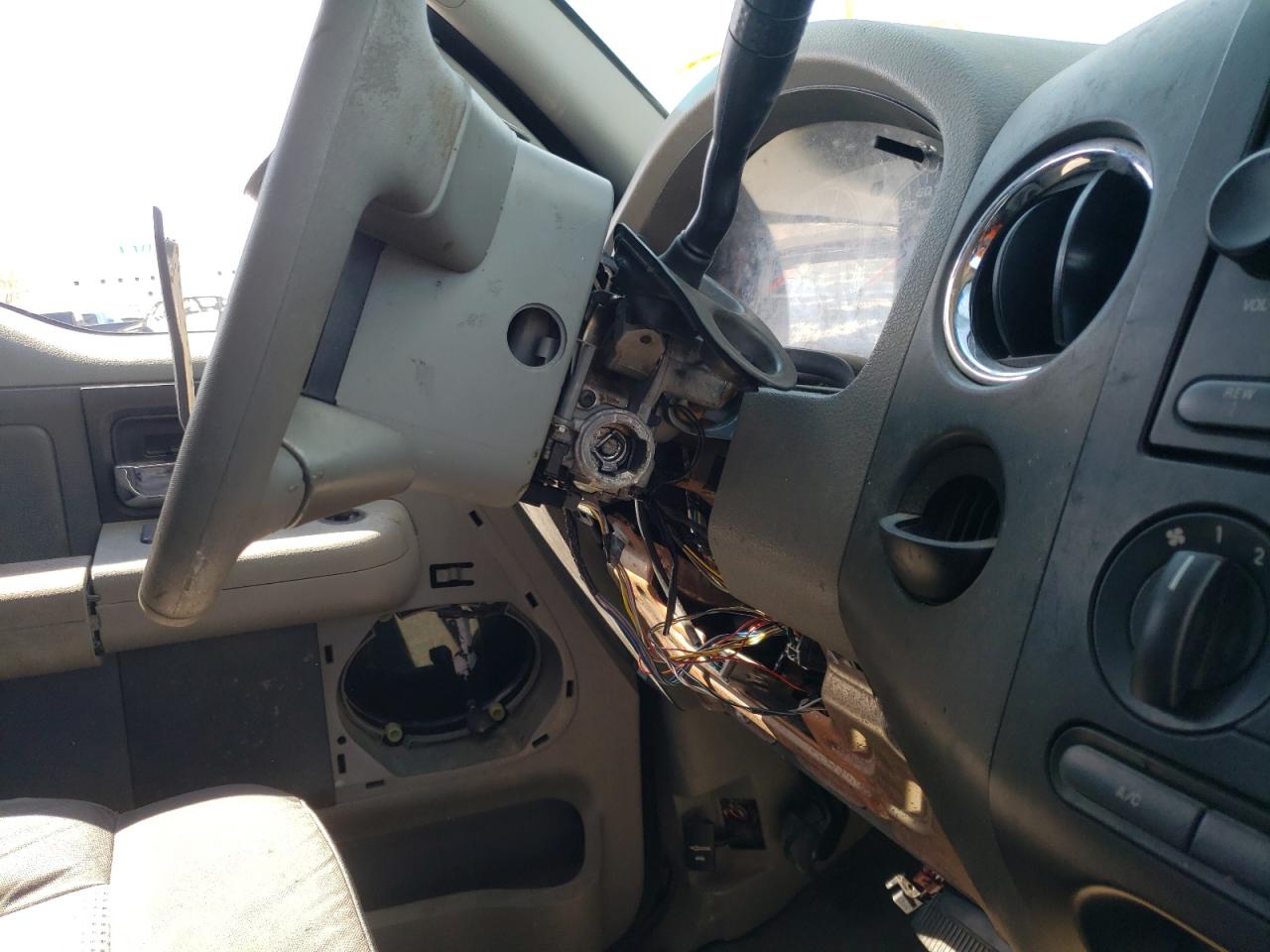 Photo 9 from auction – 2007 FORD F150 with VIN 1FTRX12W37KD09728