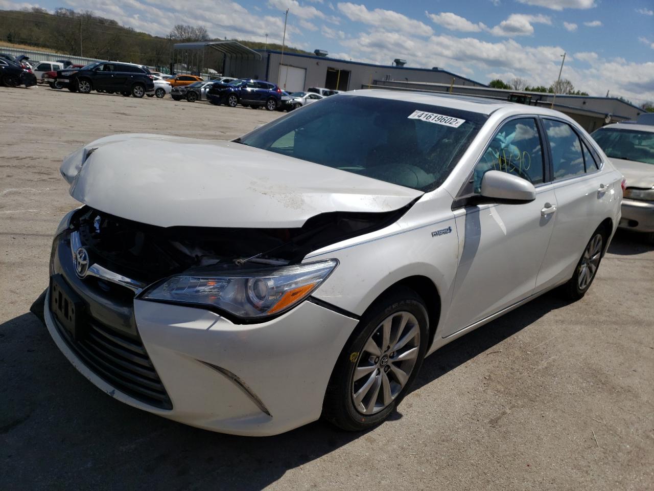 Photo 2 from auction – 2016 TOYOTA CAMRY HYBR with VIN 4T1BD1FK5GU194101