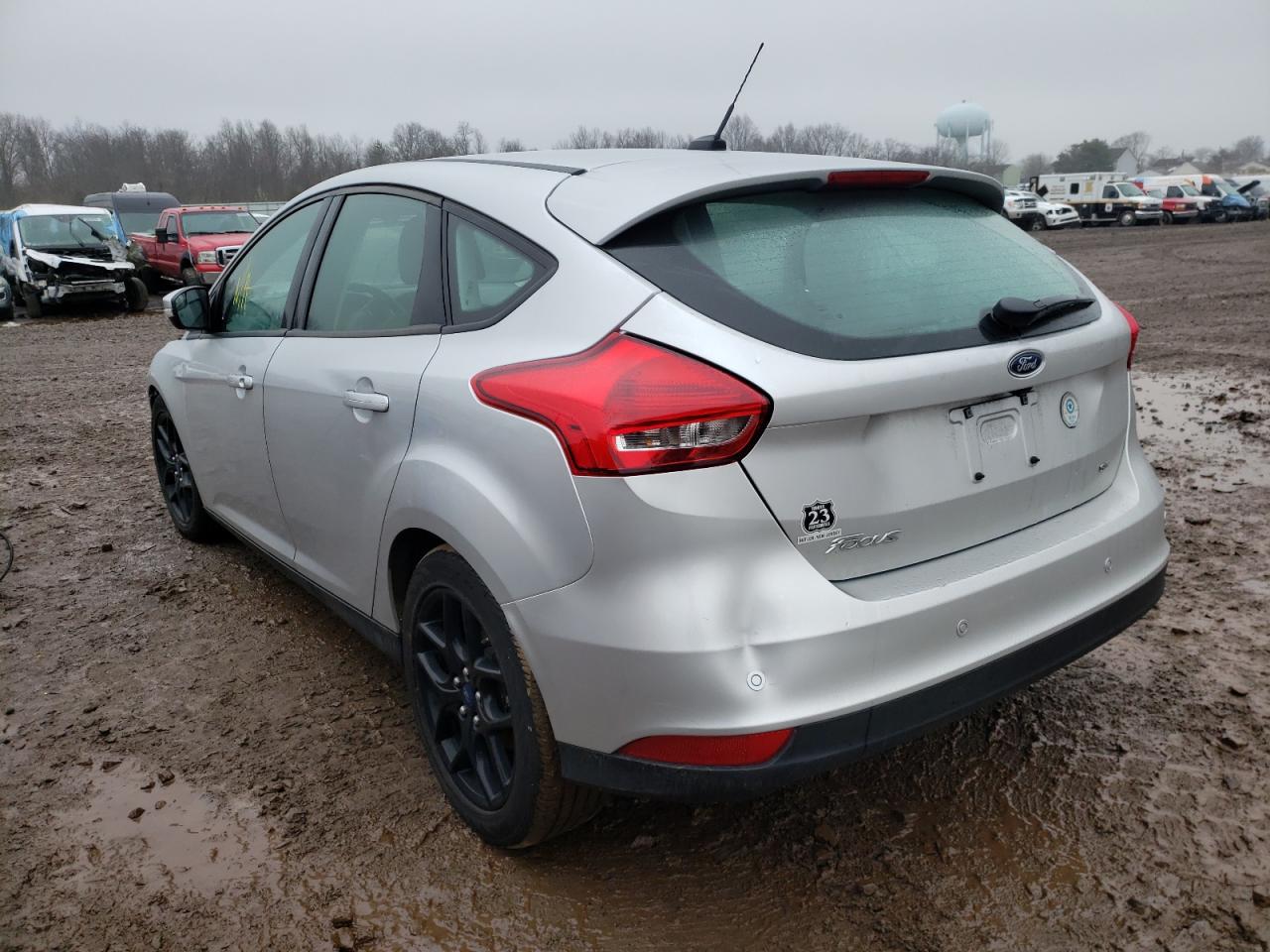 Photo 3 from auction – 2016 FORD FOCUS SE with VIN 1FADP3K21GL392952