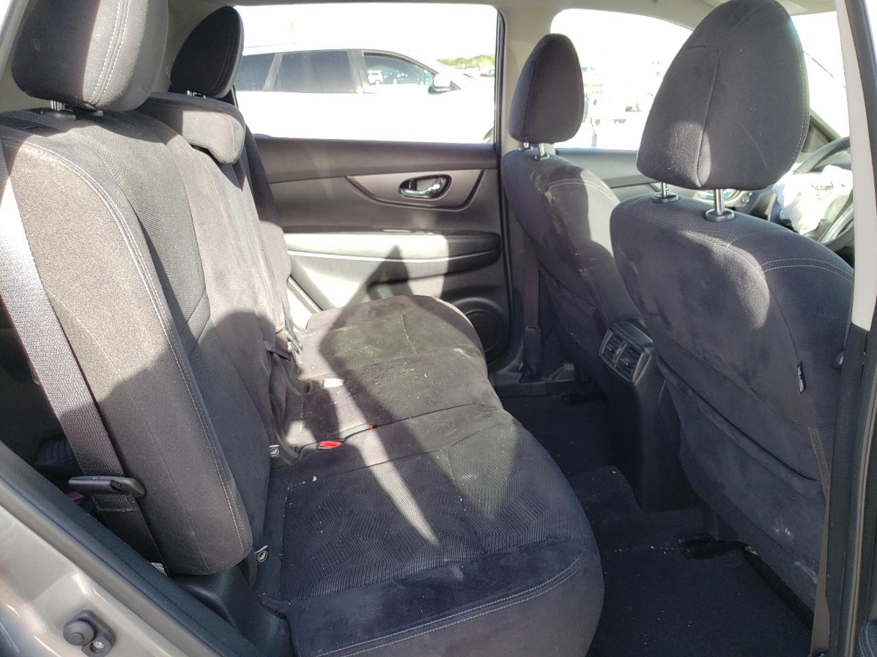 Photo 6 from auction – 2016 NISSAN ROGUE S with VIN JN8AT2MT2GW014909