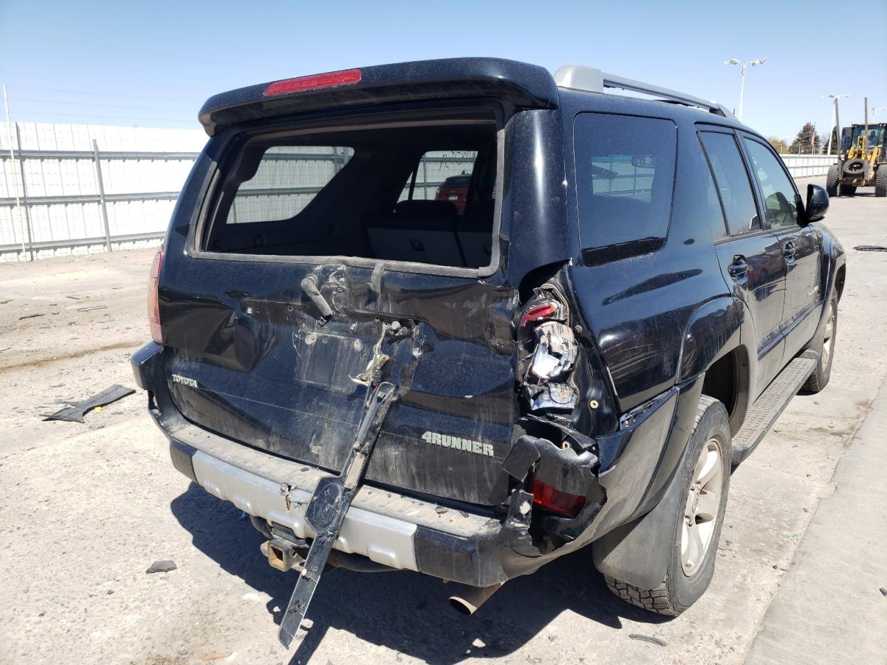 Photo 4 from auction – 2003 TOYOTA 4RUNNER SR with VIN JTEBT14R538008000