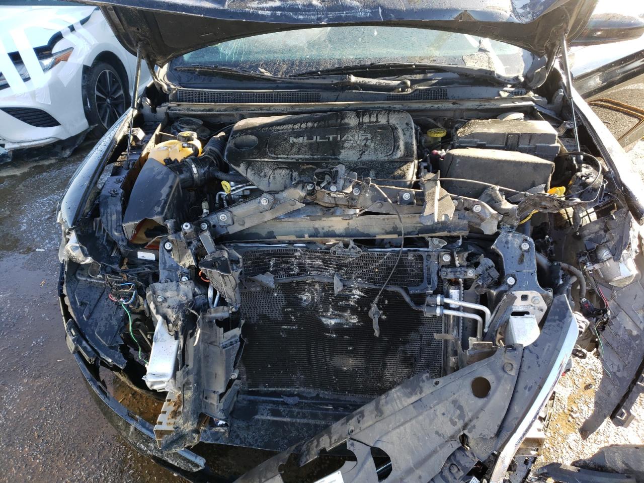 Photo 7 from auction – 2015 CHRYSLER 200 LIMITE with VIN 1C3CCCABXFN697697