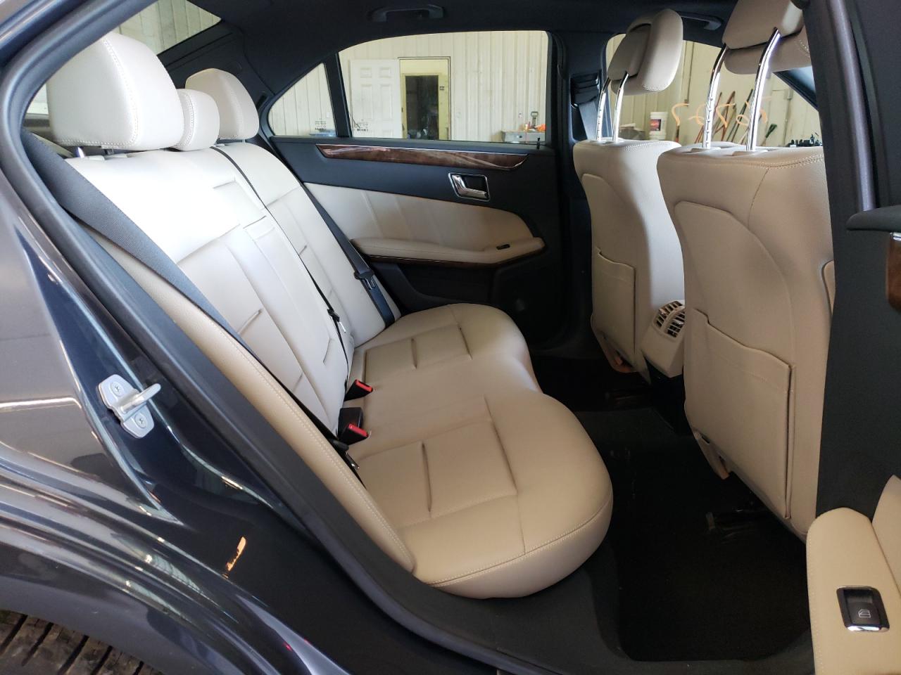 Photo 6 from auction – 2010 MERCEDES-BENZ E 350 with VIN WDDHF5GB5AA170572