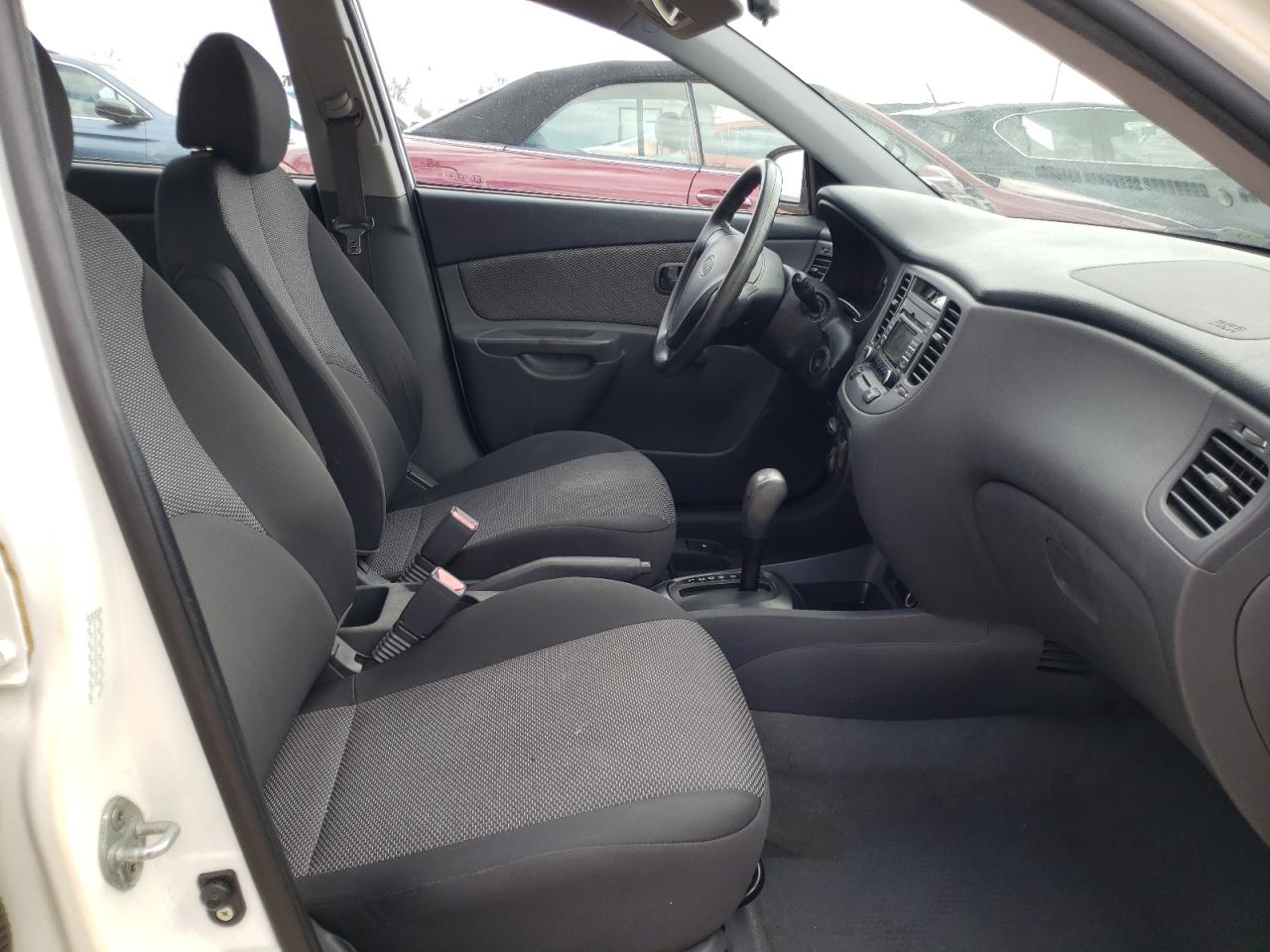 Photo 5 from auction – 2009 KIA RIO 5 SX with VIN KNADE243496516940