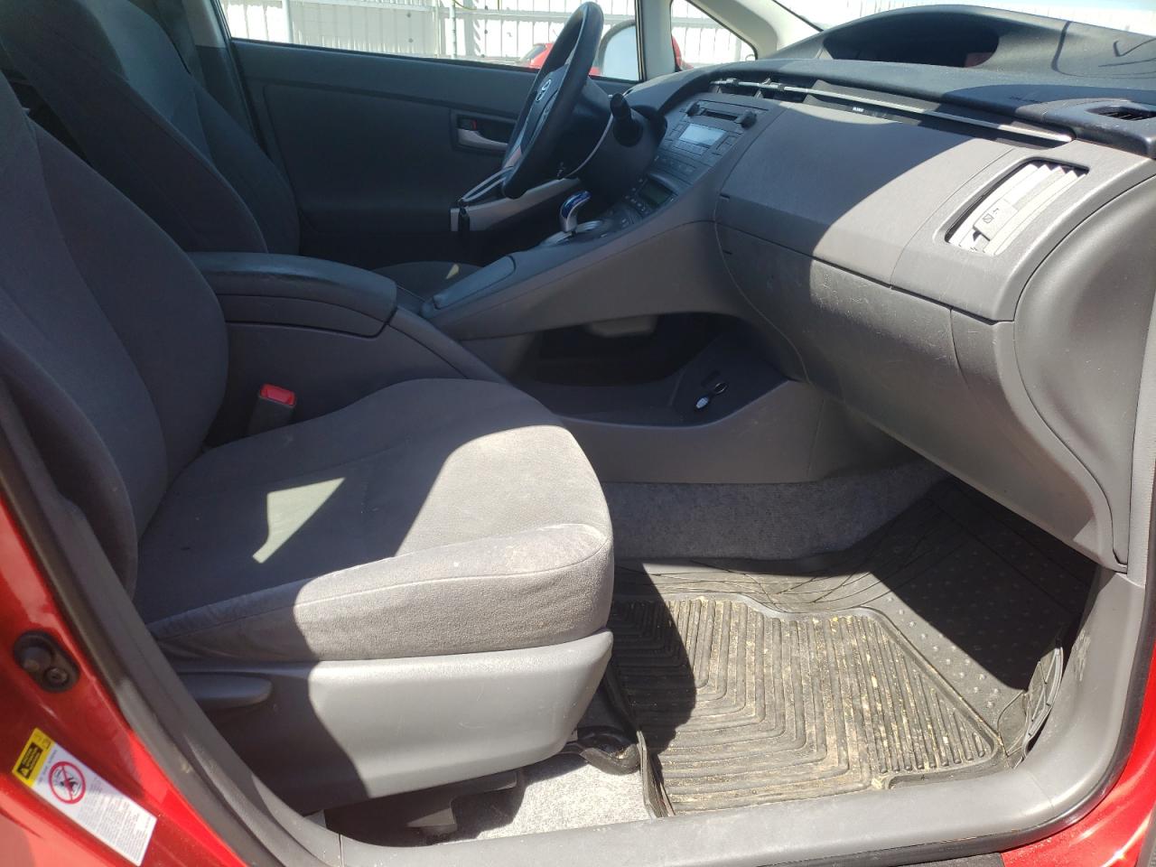 Photo 5 from auction – 2011 TOYOTA PRIUS with VIN JTDKN3DU0B1387056