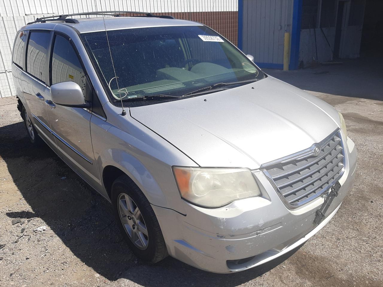 CHRYSLER TOWN & COU 2010 with VIN 2A4RR5D15AR289181 - Photo from auction