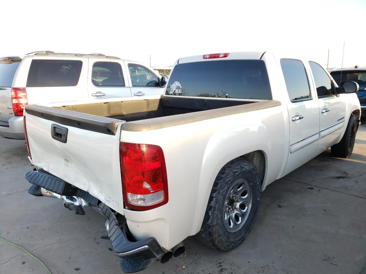 Photo 4 from auction – 2009 GMC SIERRA C15 with VIN 3GTEC33J89G165824