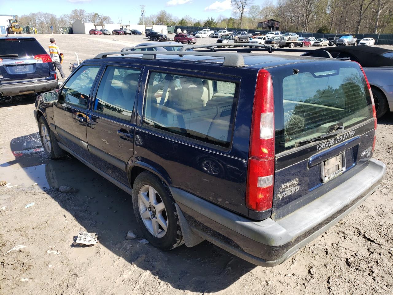 Photo 3 from auction – 1998 VOLVO V70 XC with VIN YV1LZ5643W2525944